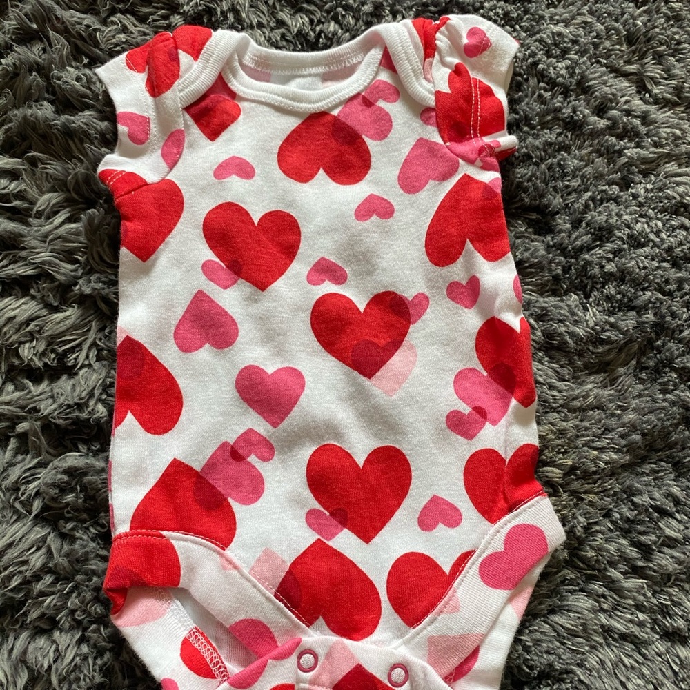 4 BABY ONESIES - Picture 4 of 6
